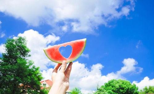 吃瓜娱乐微博图片背景图,揭秘吃瓜娱乐微博背景图背后的故事