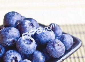 娱乐吃瓜酱母亲吃蓝莓,娱乐吃瓜酱母亲意外吃出时尚新风尚