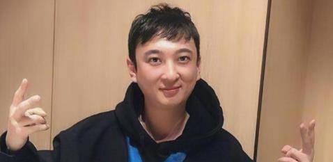 娱乐圈吃瓜王健林是谁,揭秘娱乐圈“吃瓜王”王健林的传奇人生